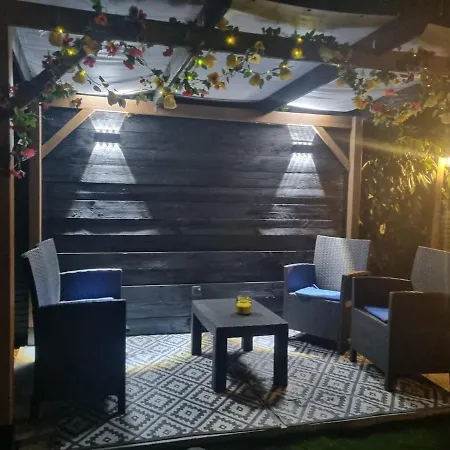 Tres Belle Dependance Relaxante Totalement Independante דירה טור